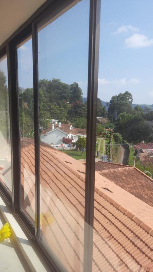 לינה וארוחת בוקר קונור Camellia Heights 1&2 מראה חיצוני תמונה