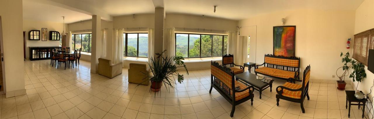 לינה וארוחת בוקר קונור Camellia Heights 1&2 מראה חיצוני תמונה